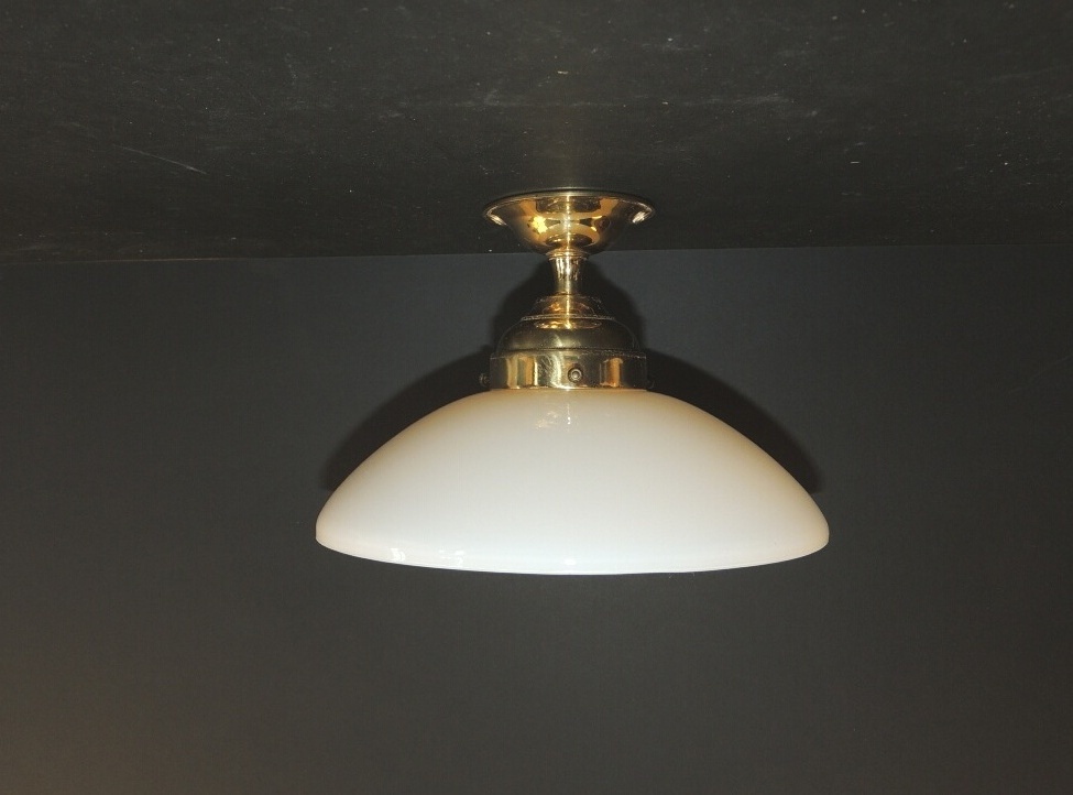 Plafoniera piatto opalino