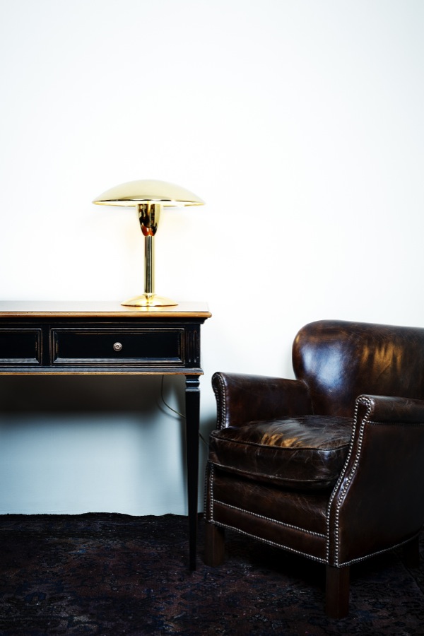 Lampada da scrivania mod.C.C. in ottone lucido.