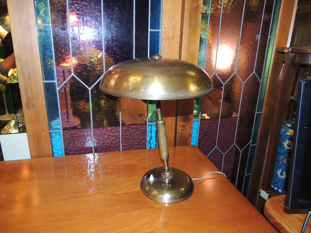 Lampada da scrittoio in ottone.