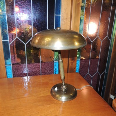 Lampada da scrittoio in ottone.