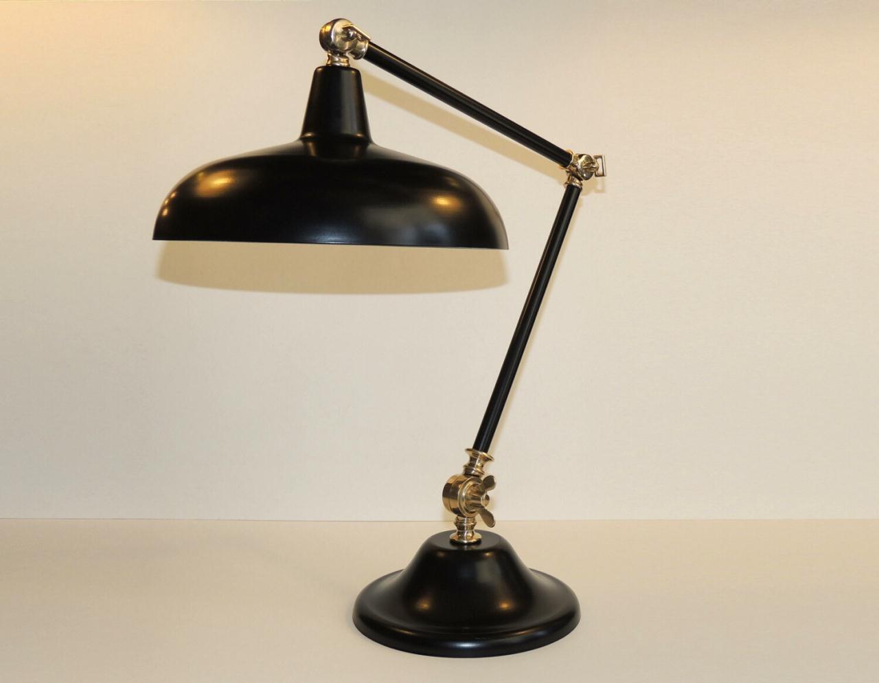 Lampada mod. Reading da  Studio