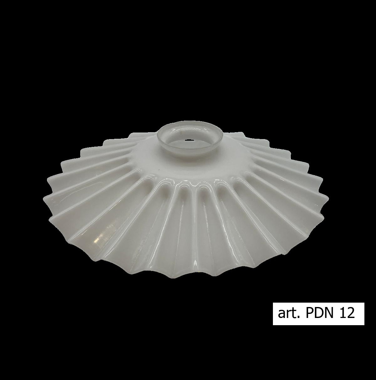 Piattino Della Nonna antico in vetro opalino biancolatte plissè art. PDN 12 .